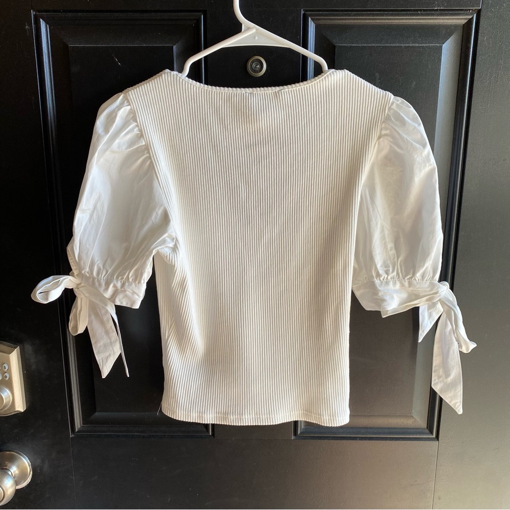 NWT Ivory V Neck Tie Cuff Puff Sleeve Top Size Medium - Picture 6 of 11